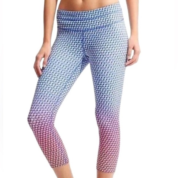 Women’s Athleta Vivid Sonar Ombre Capri Workout Athletic Leggings Size Medium - Picture 2 of 16